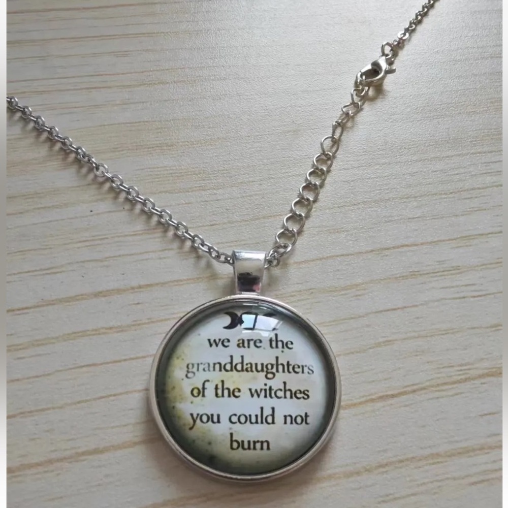 Men's and women's pendant necklace sweater chain